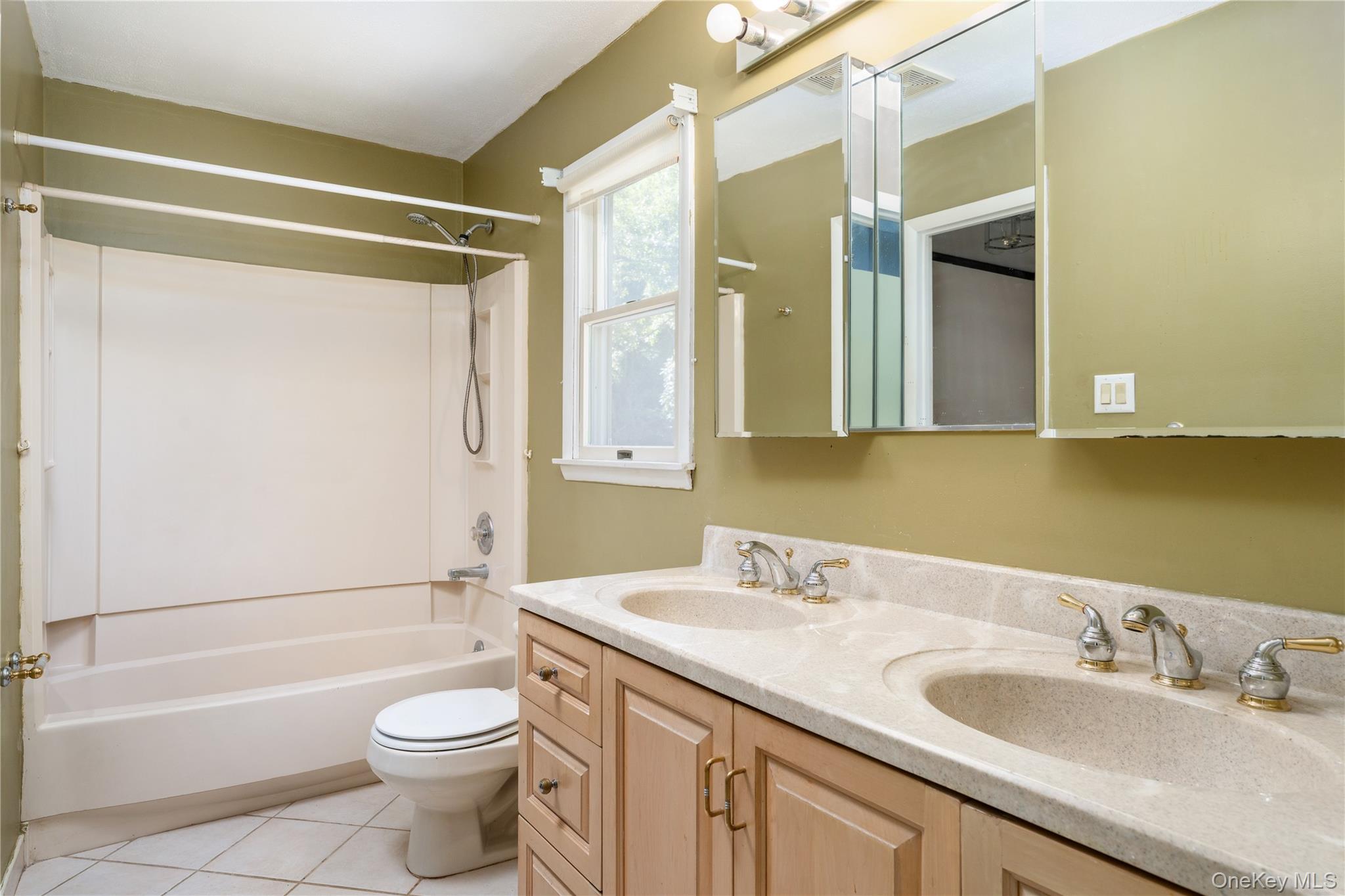 16 Heritage Place — photo 15
