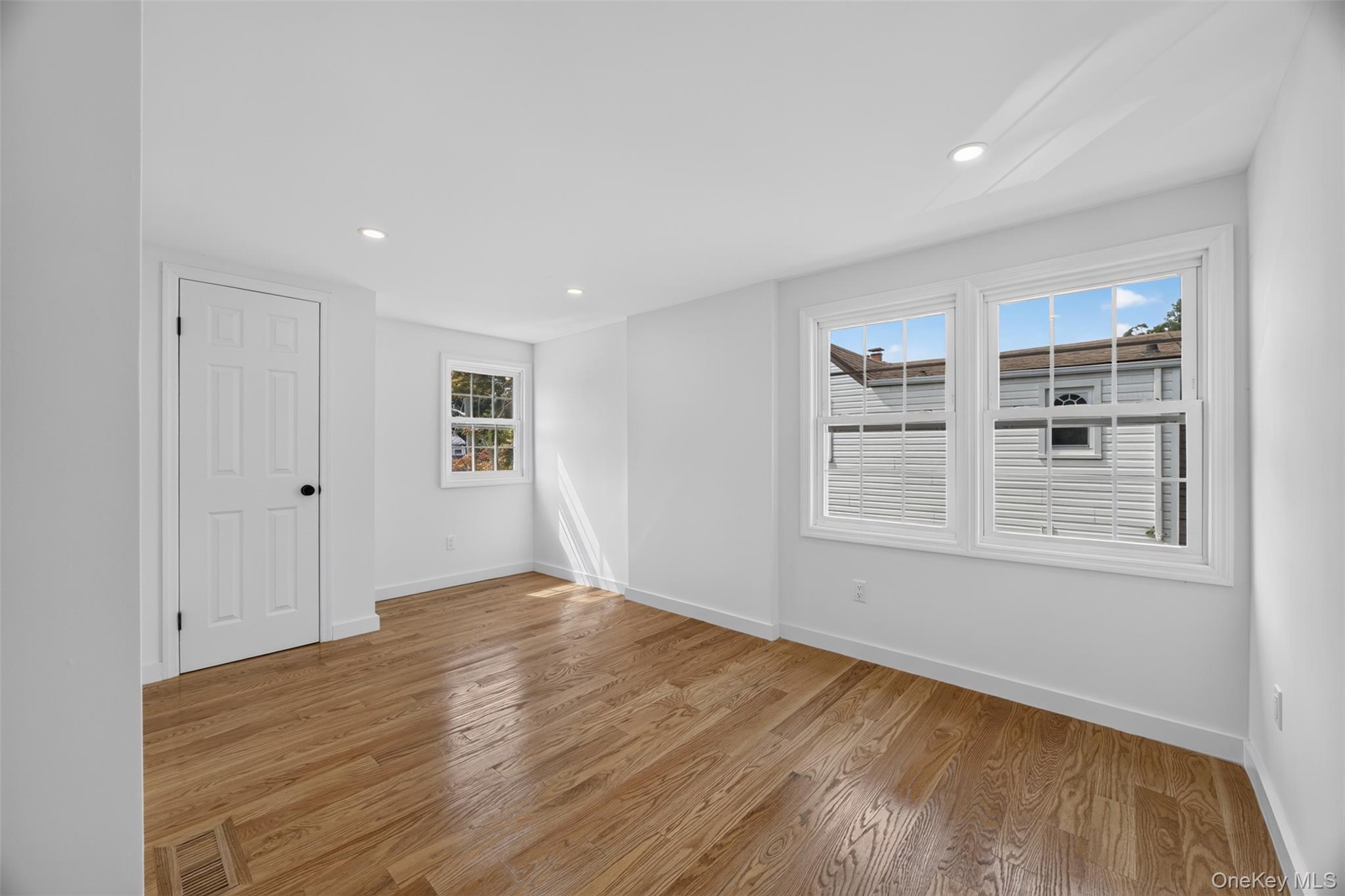 33 Carol Street — photo 22