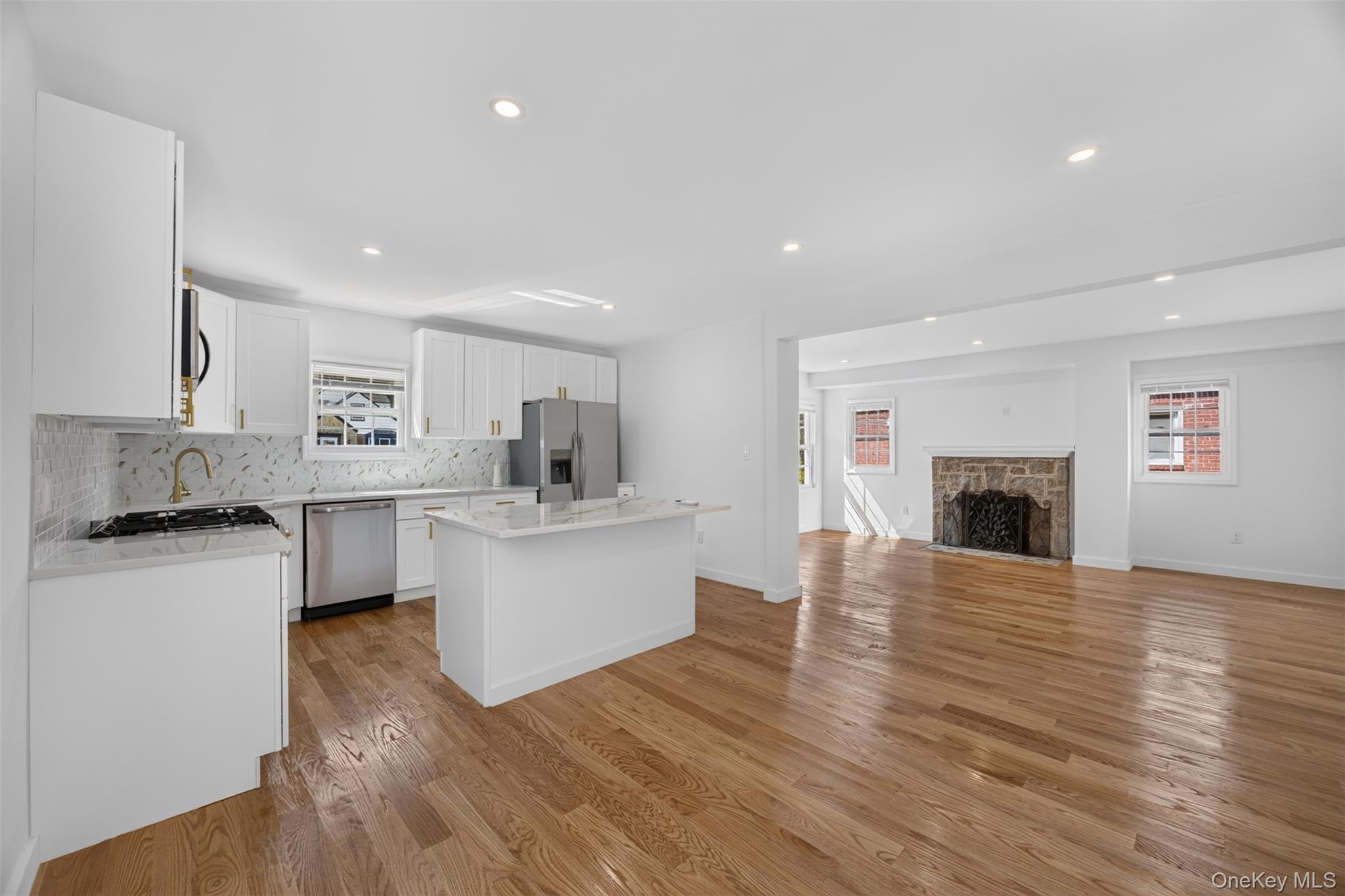 33 Carol Street — photo 4