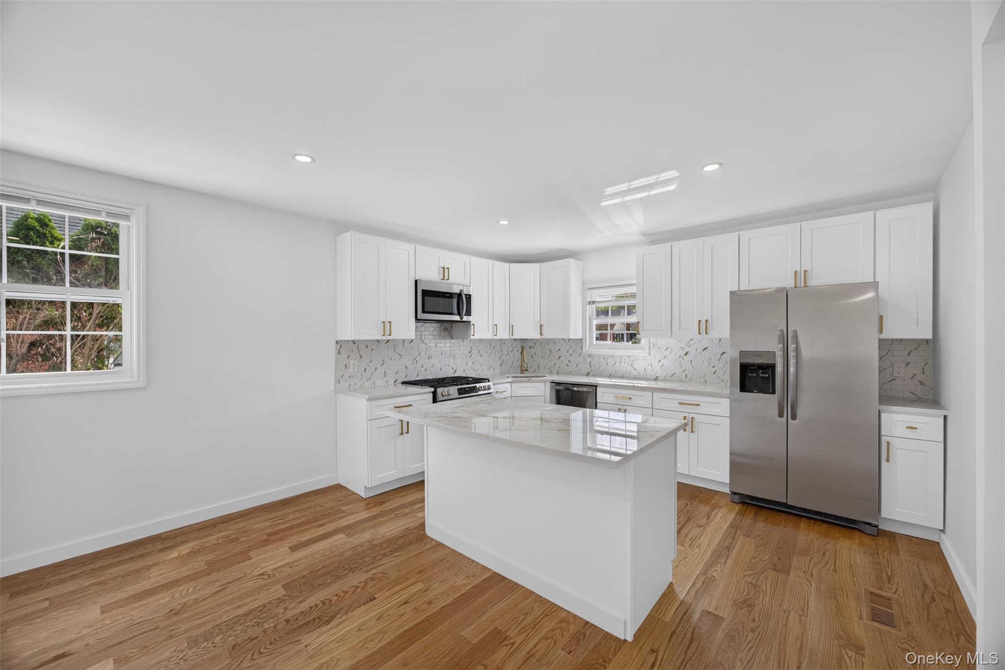33 Carol Street — photo 8
