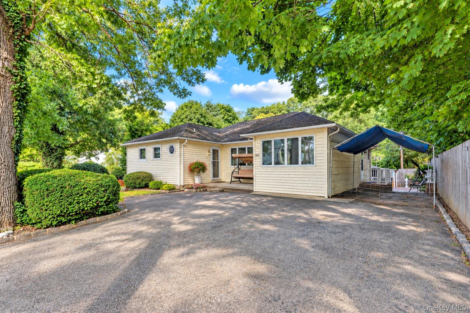 164 Landing Road, Glen Cove