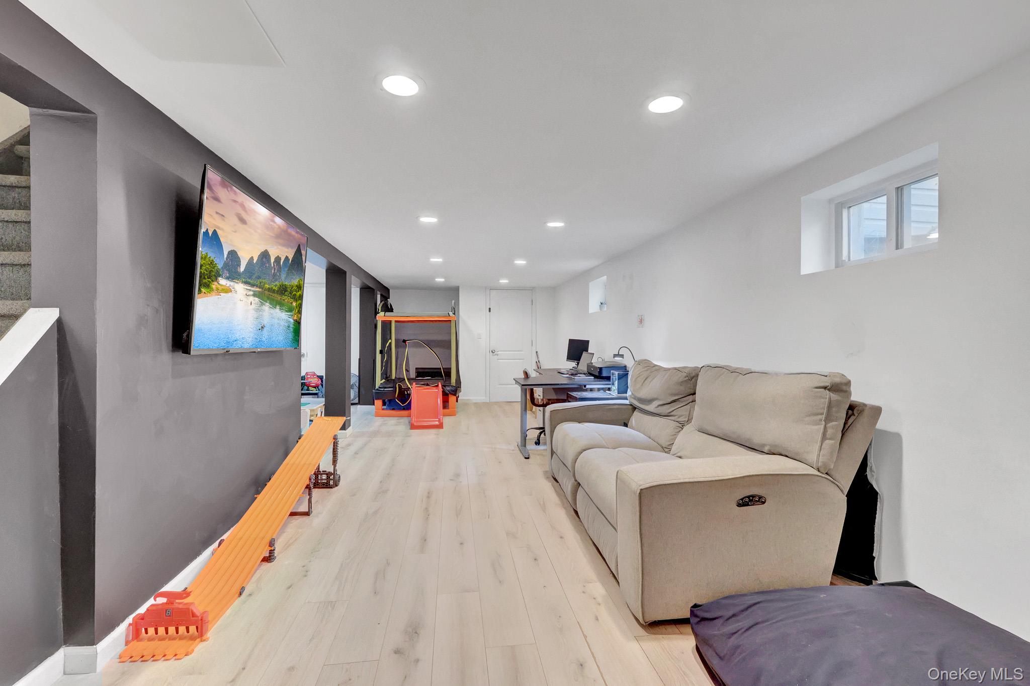 410 Clive Place — photo 25