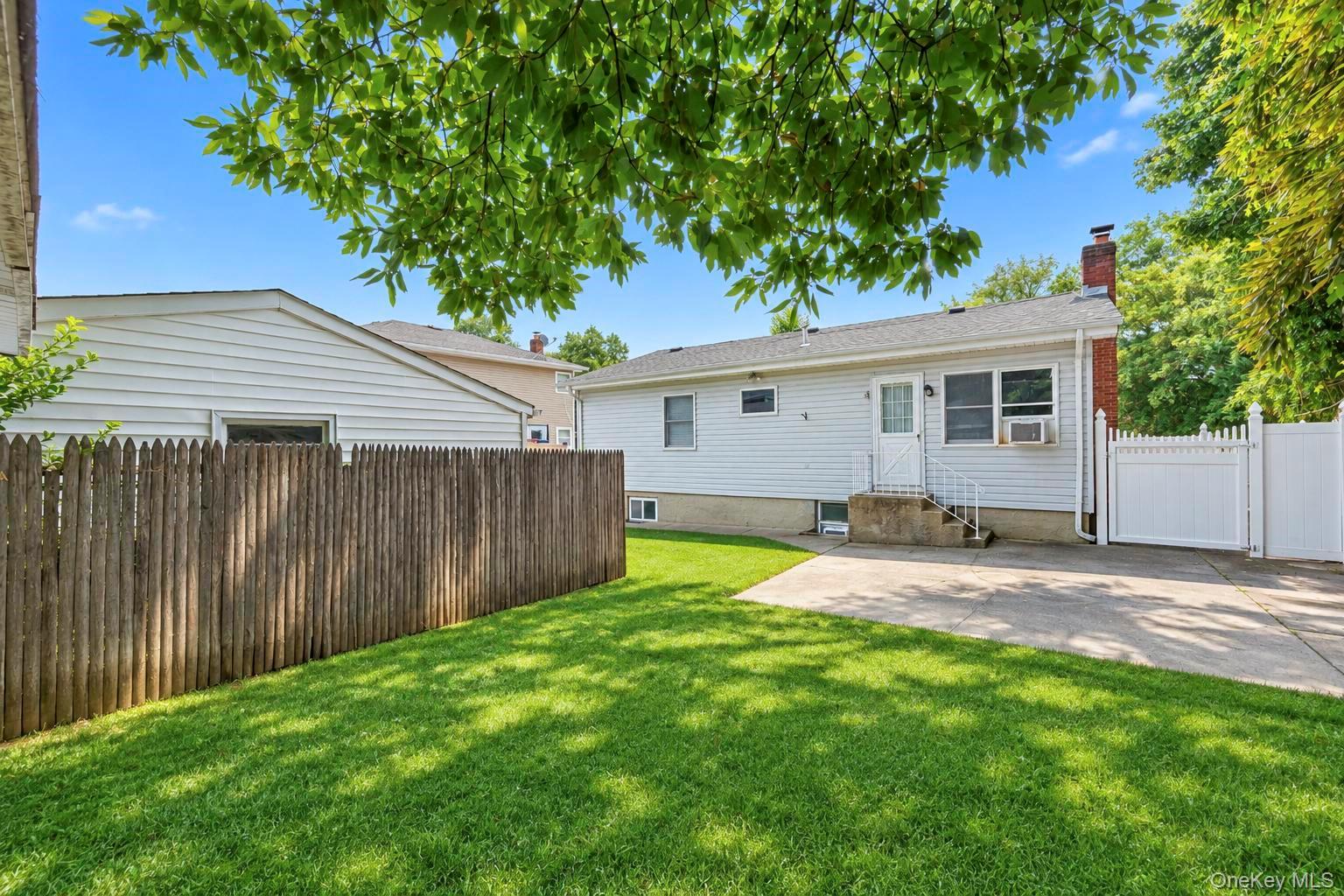 278 Lake Drive — photo 3