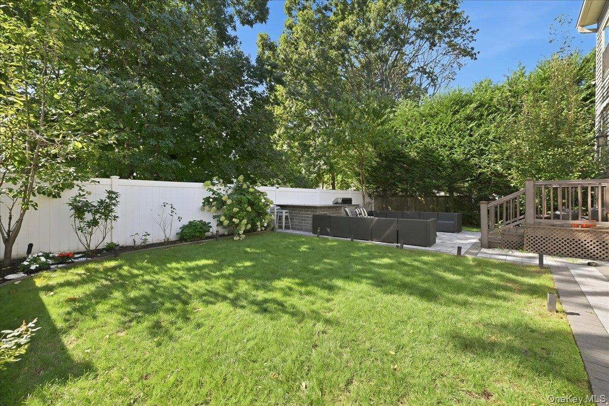 136 Oak Street — photo 29