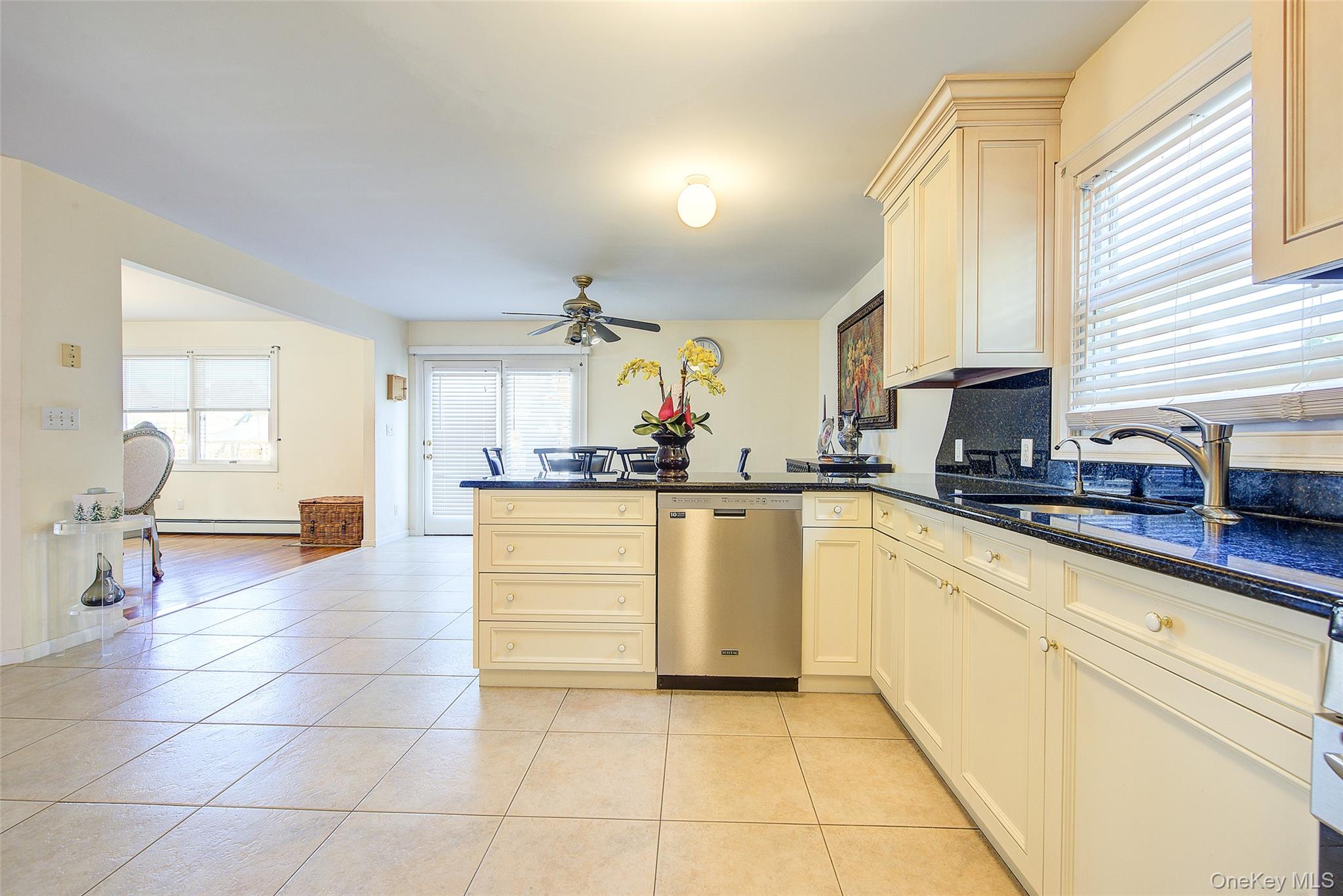 64 Cottage Place — photo 11