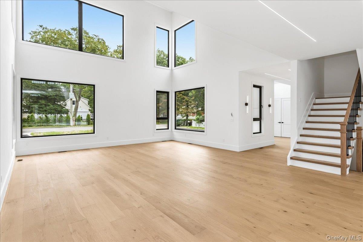 1080 Westminster Avenue — photo 5