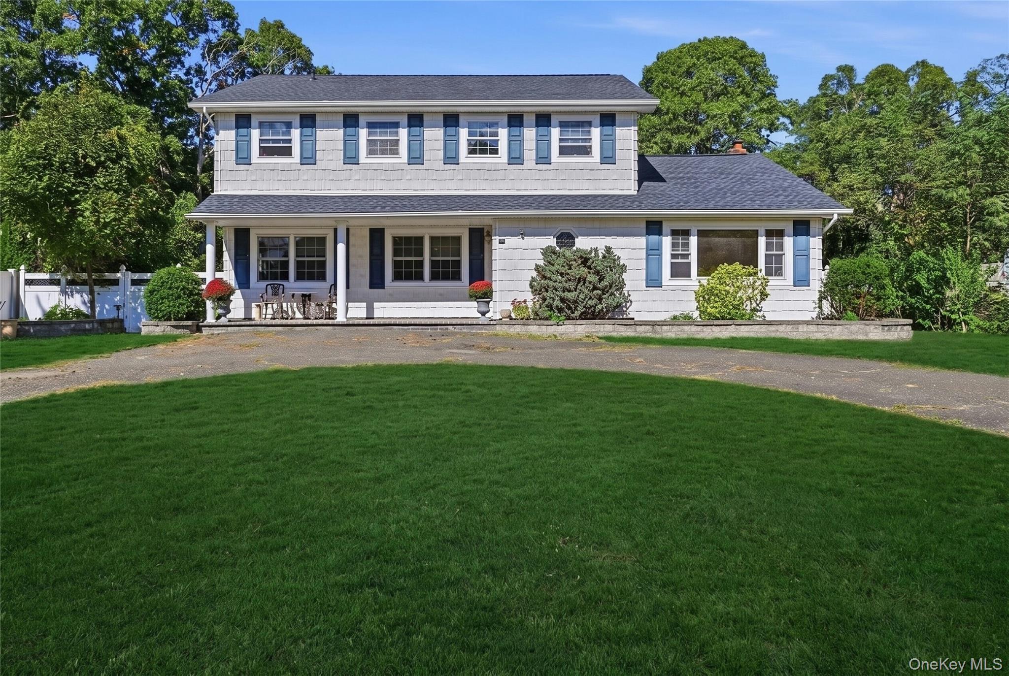 343 Mohawk Place, Holbrook
