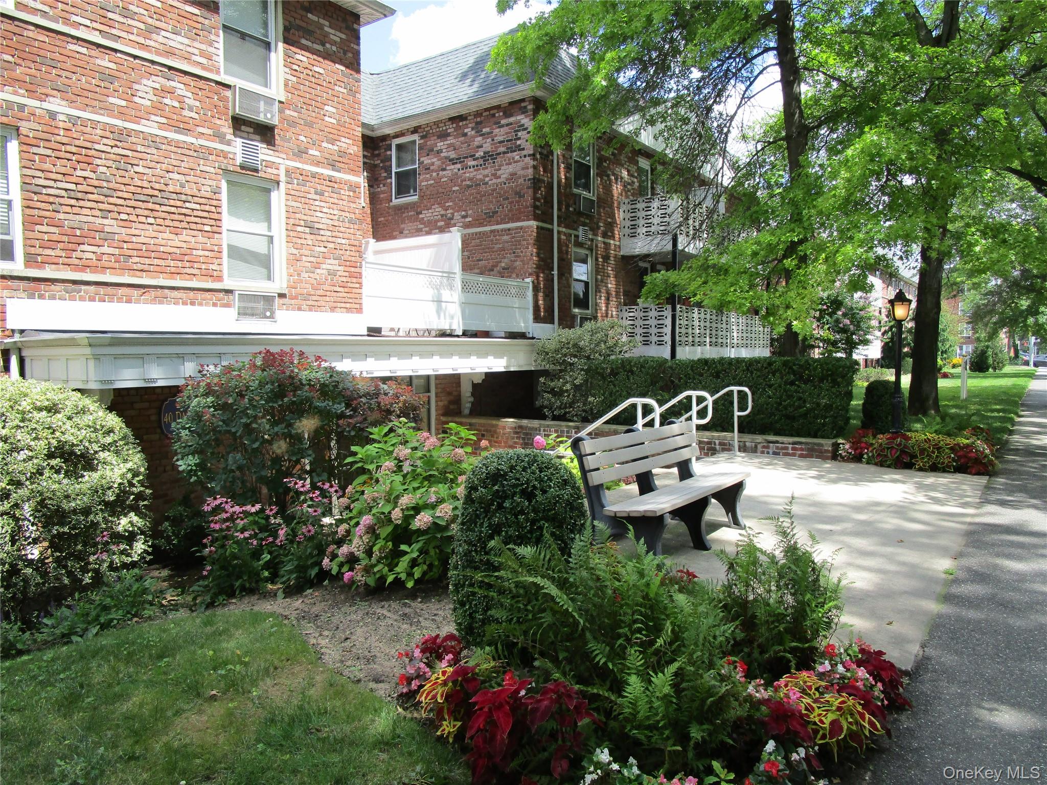 40 Daley Place #127, Lynbrook