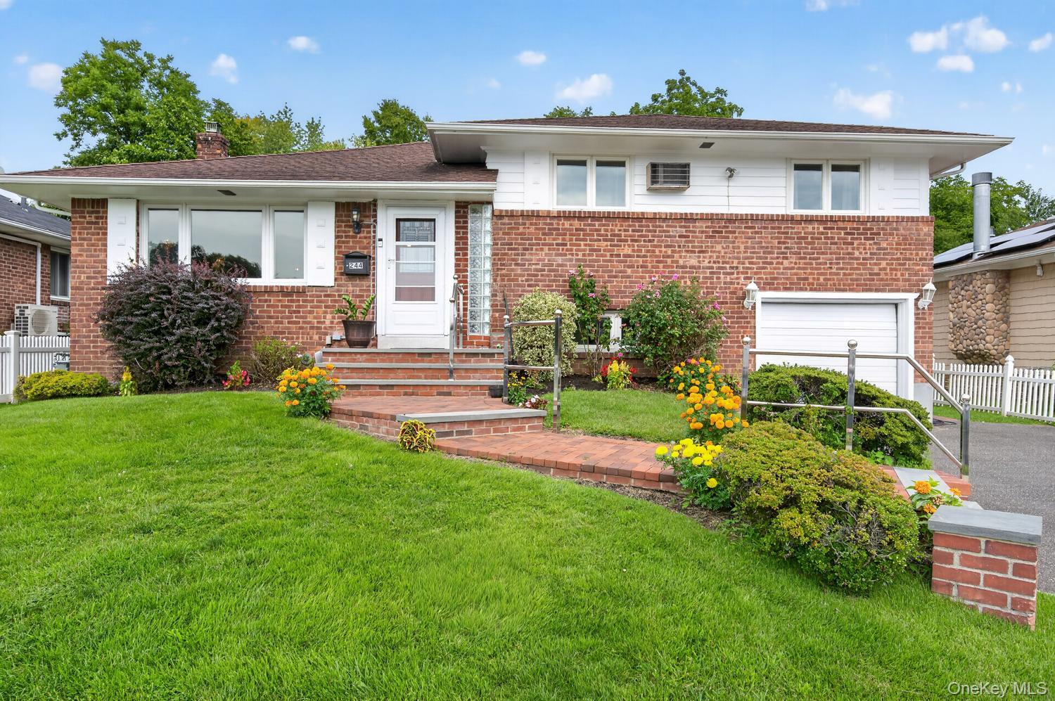 244 Halsey Avenue, Jericho