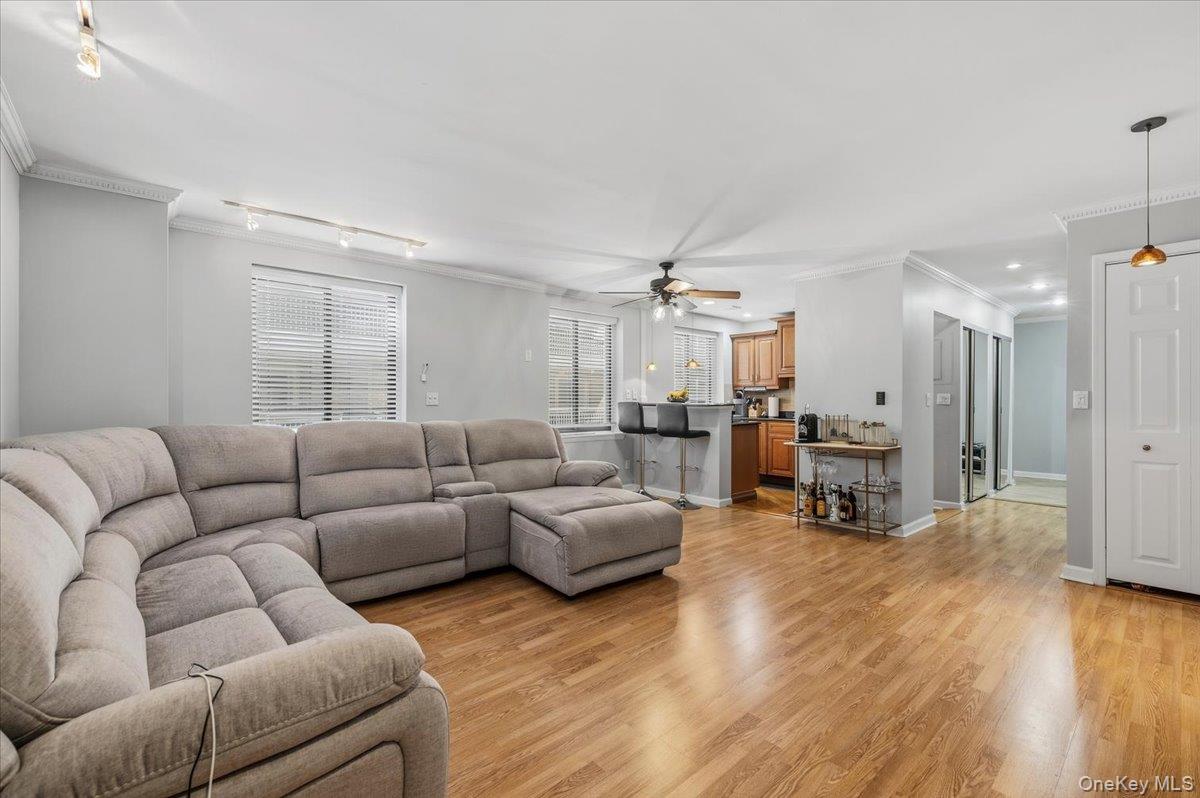 425 Shore Road #2D — photo 2
