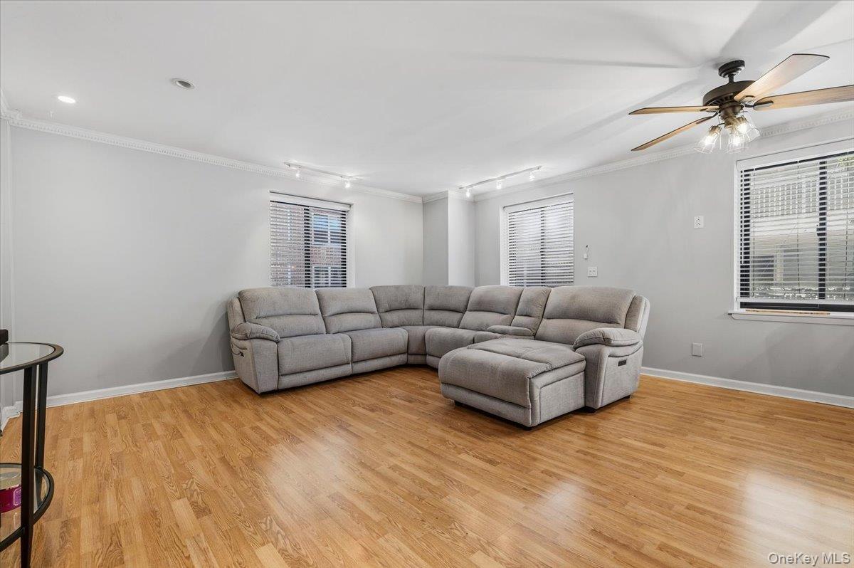425 Shore Road #2D — photo 3