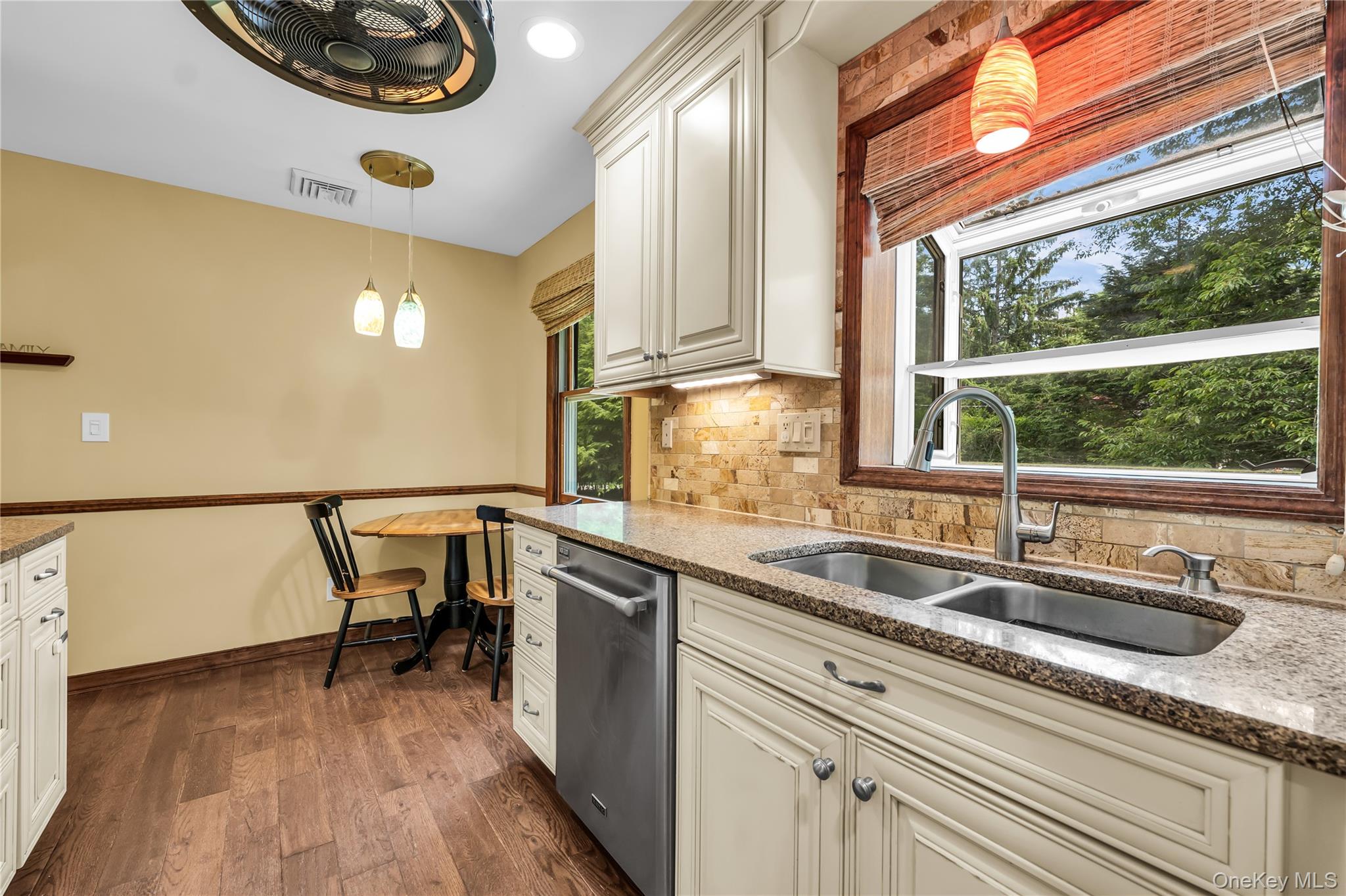 17 Hawkins Lane — photo 16