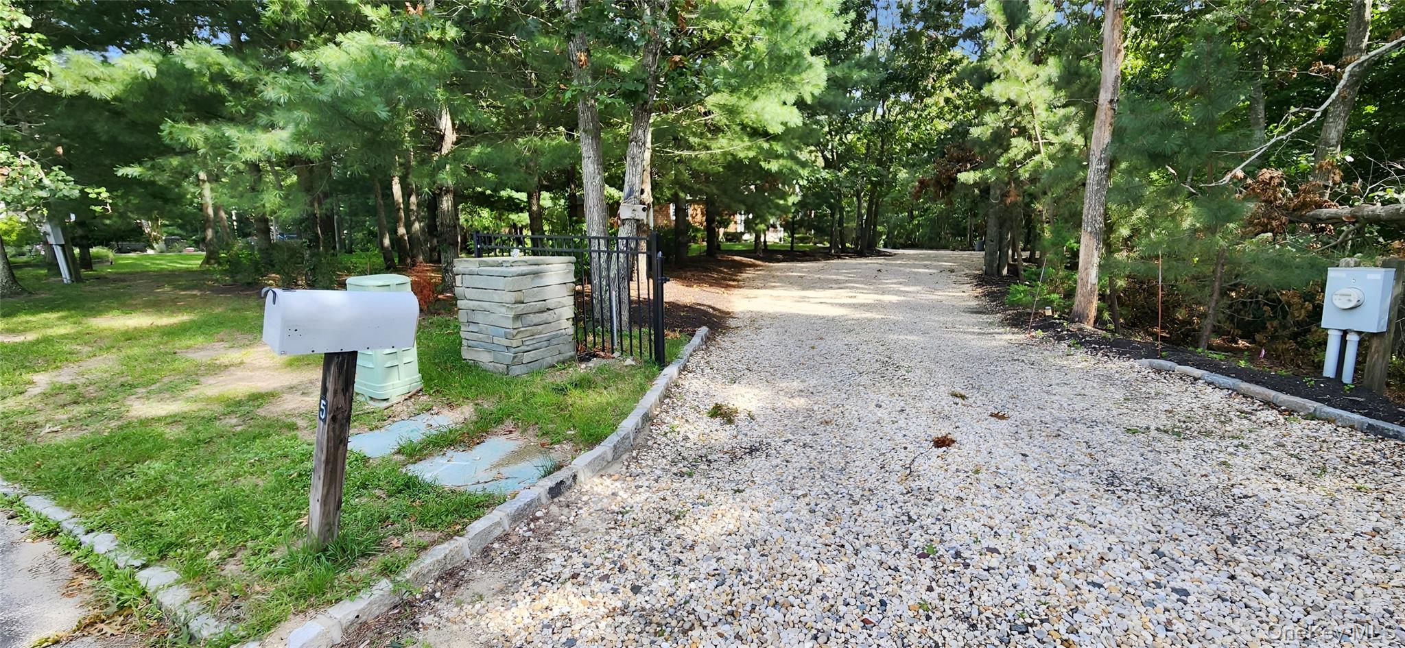 5 Emily Court — photo 7
