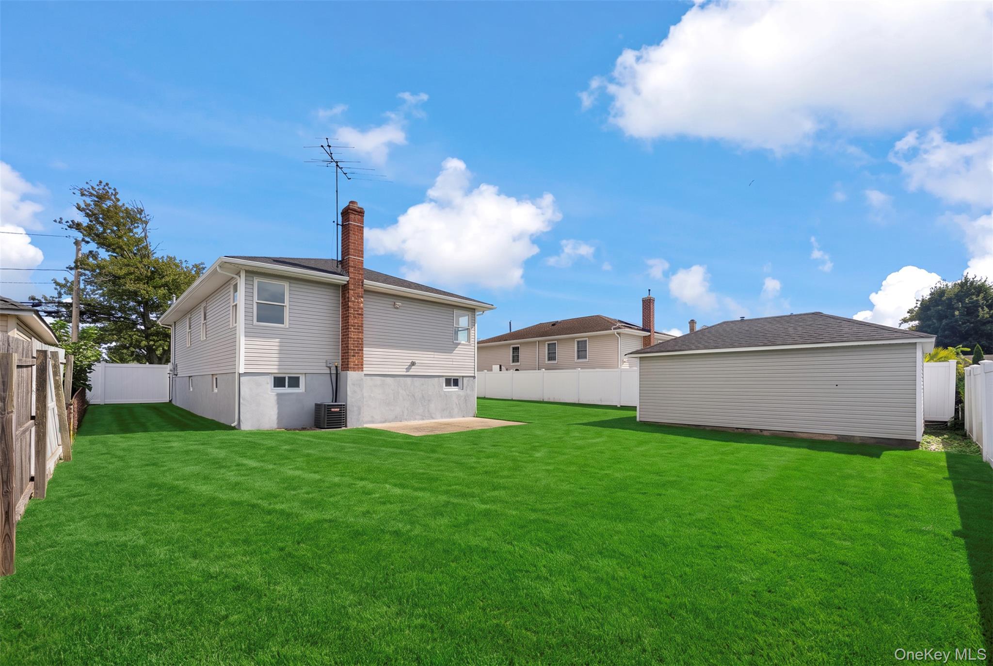 3280 Elliott Boulevard — photo 4