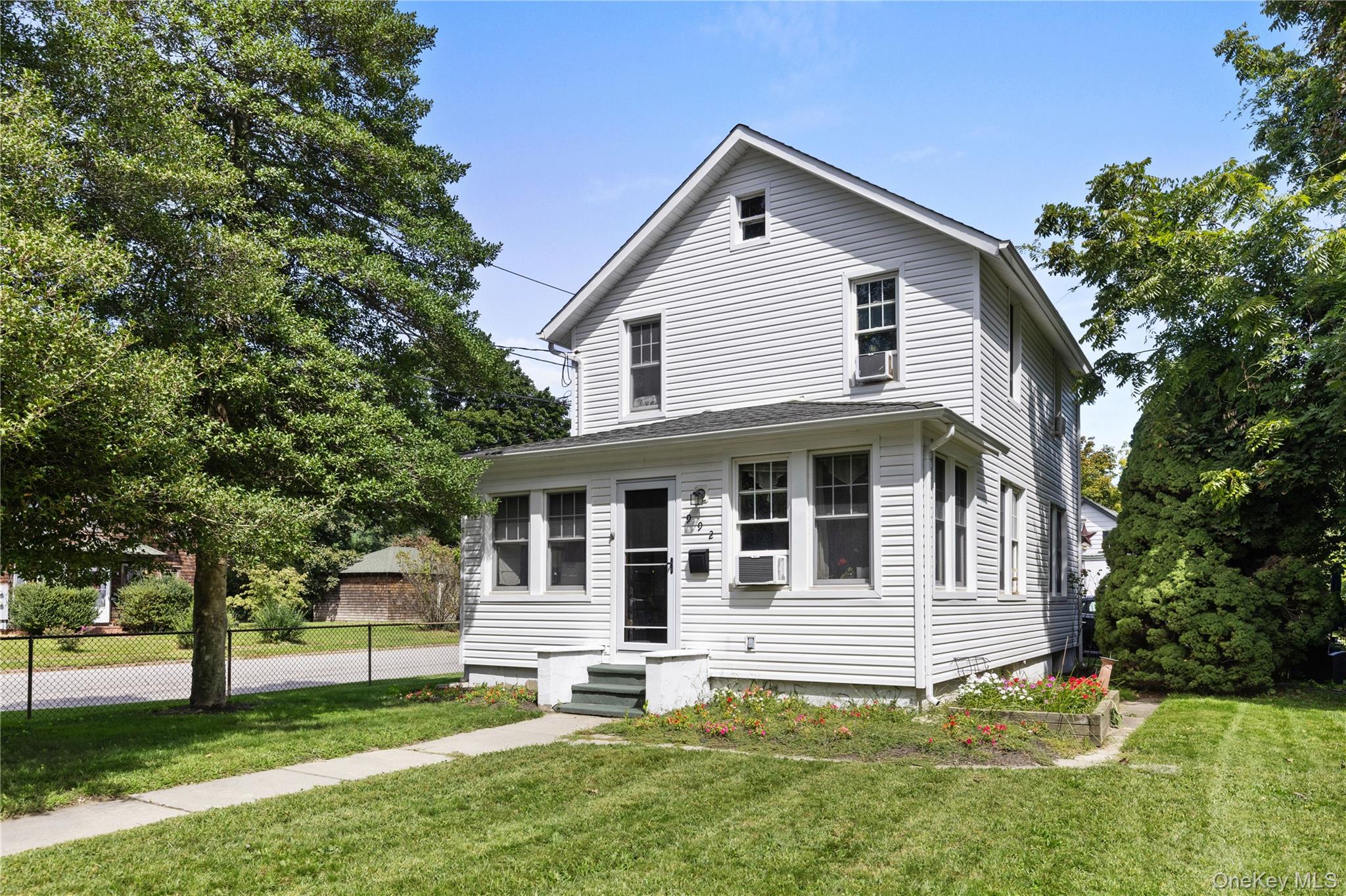 992 Roanoke Avenue