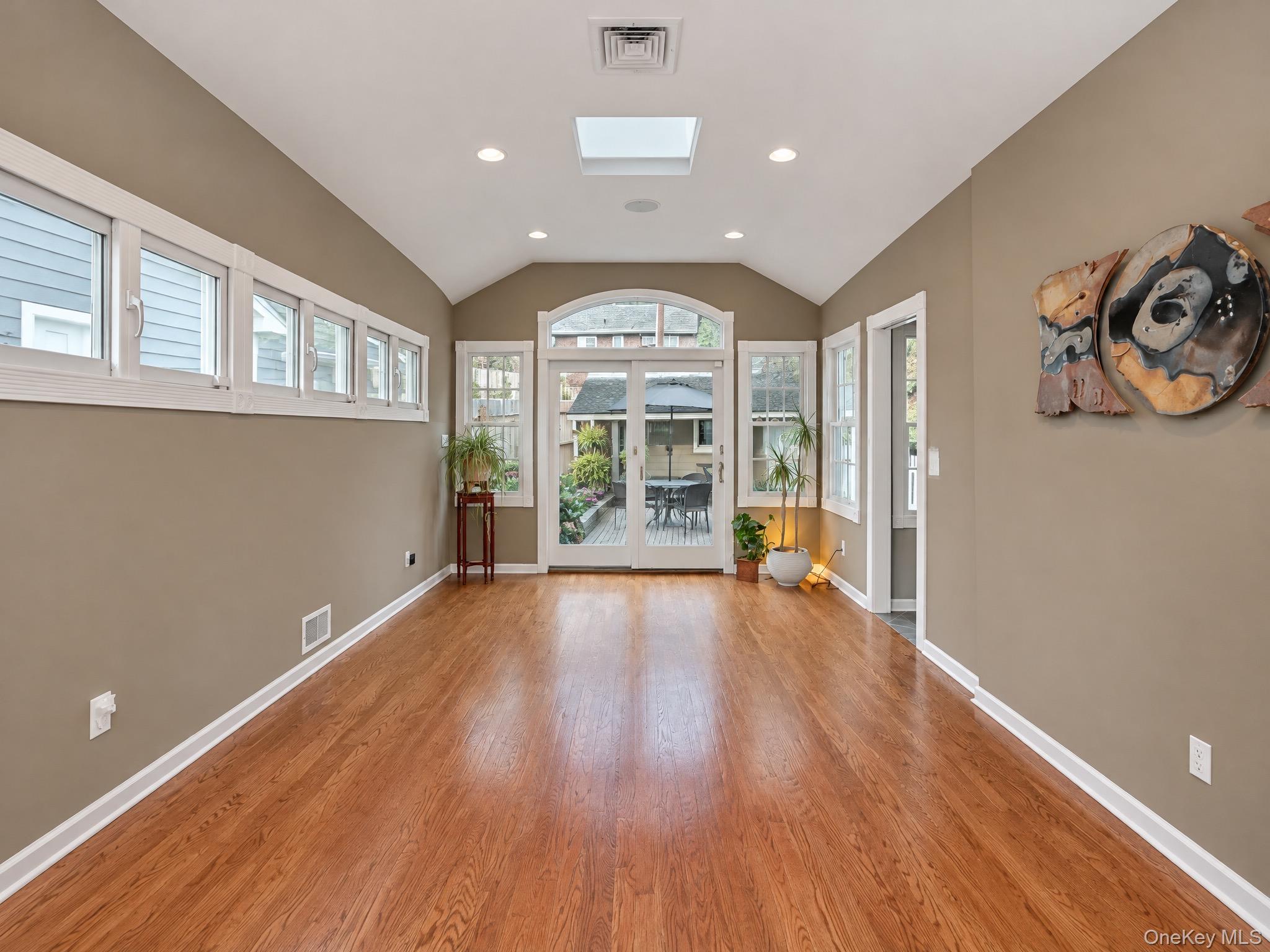 30 Waverly Street — photo 14