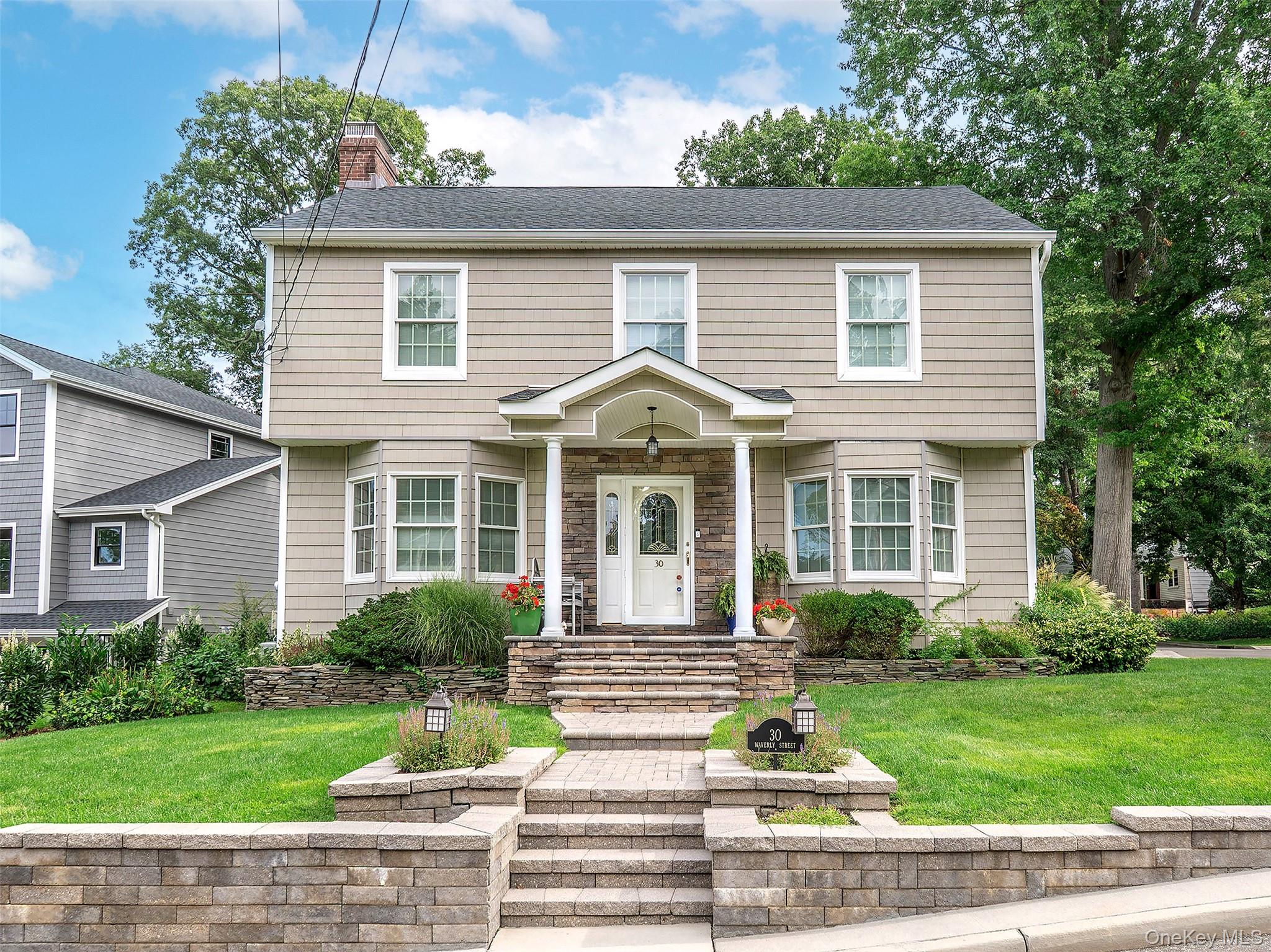 30 Waverly Street, Glen Head