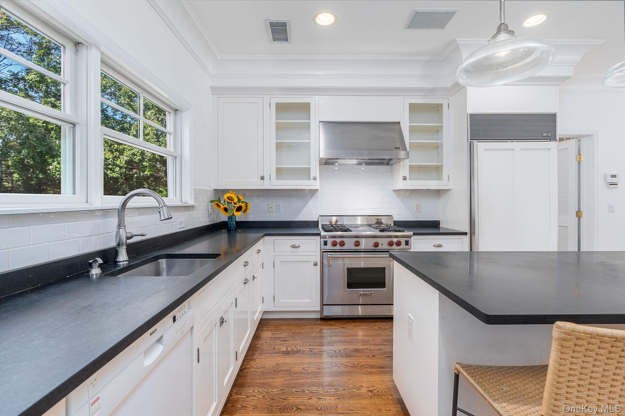 775 Mulford Court — photo 10