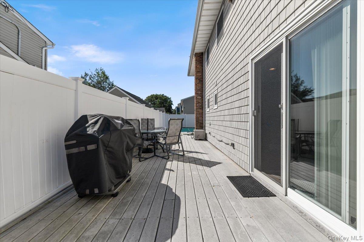 196 Von Huenfeld Street — photo 21