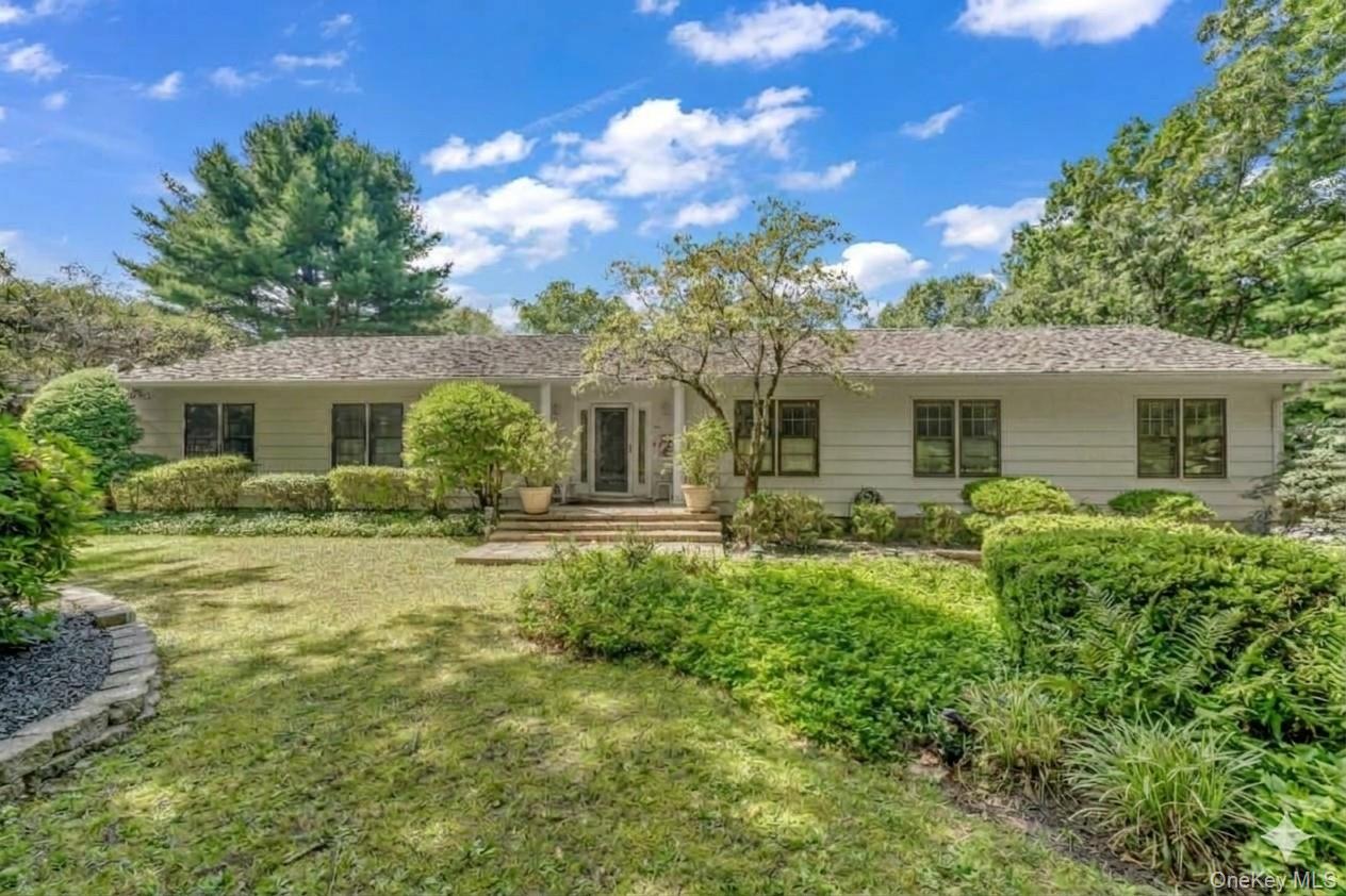 20 Old Route 25A, Northport