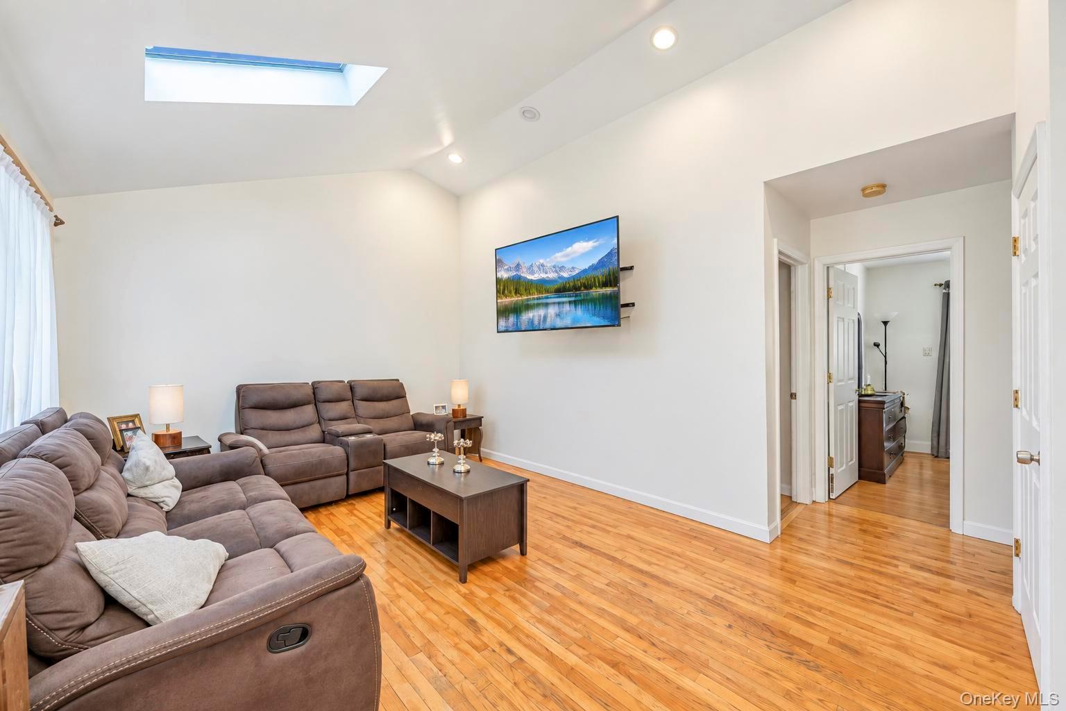 8 Norwalk Lane — photo 3