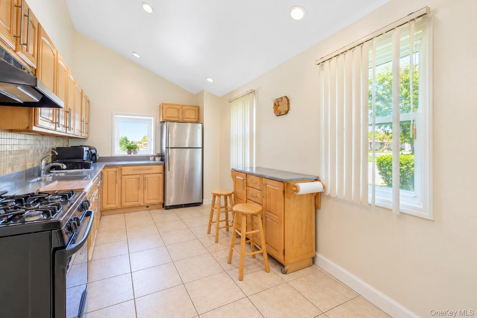 8 Norwalk Lane — photo 9