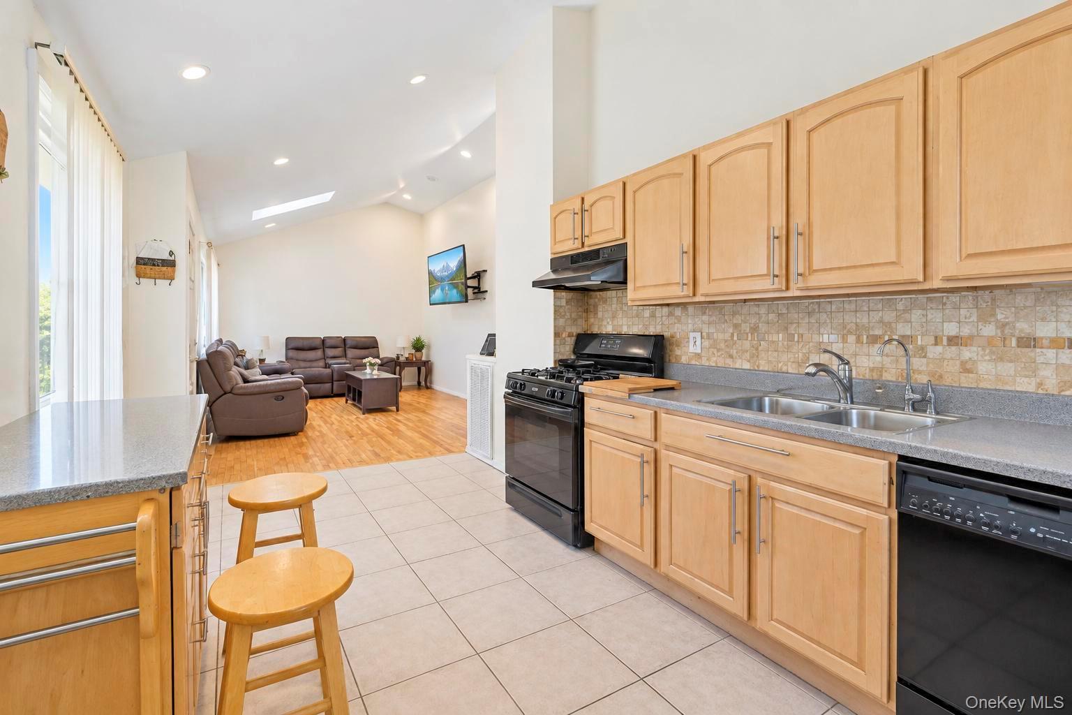 8 Norwalk Lane — photo 10