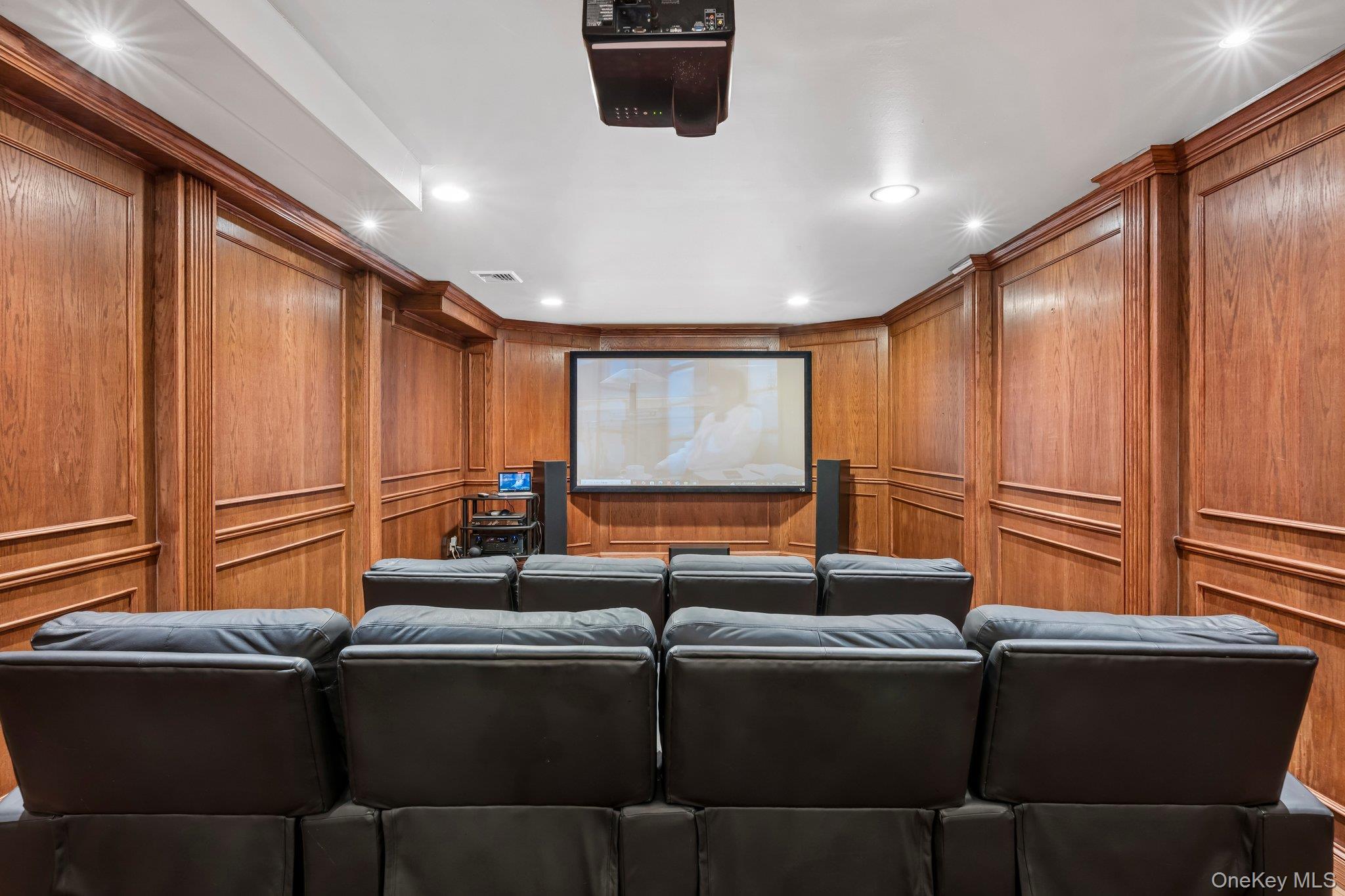 4 The Commons — photo 30