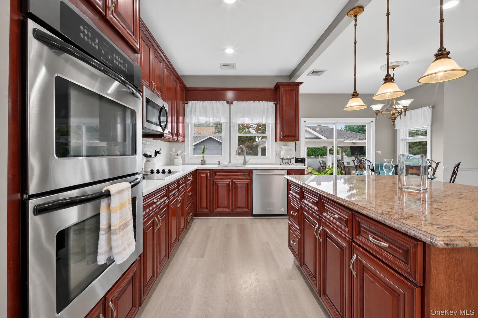 2021 Decatur Avenue — photo 9