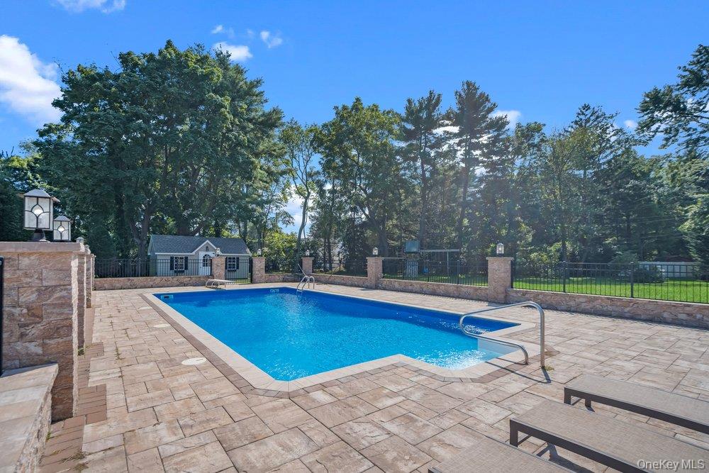 135 Hickman Street — photo 25