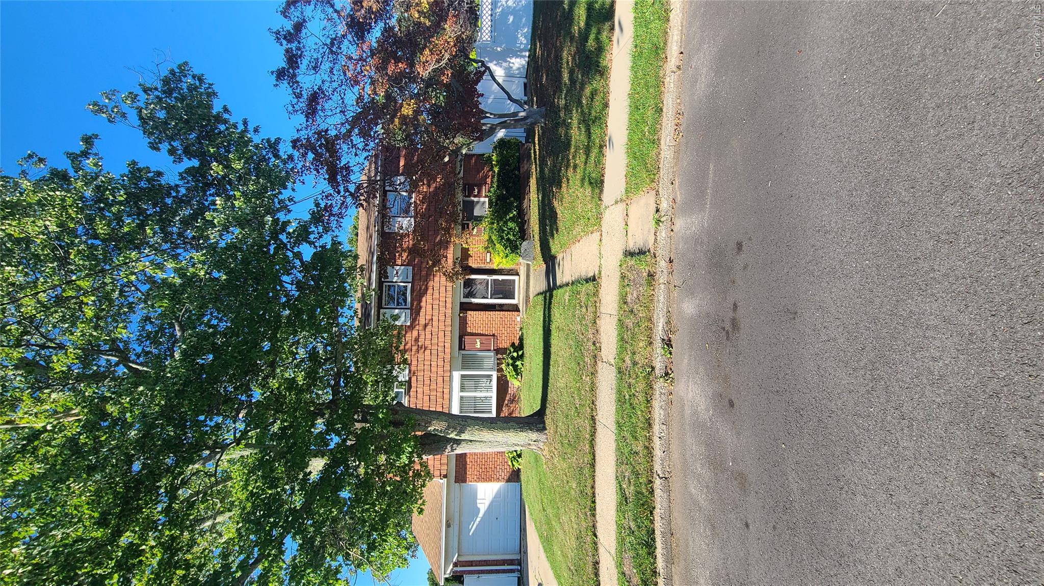 623 Nimrod Court, North Babylon