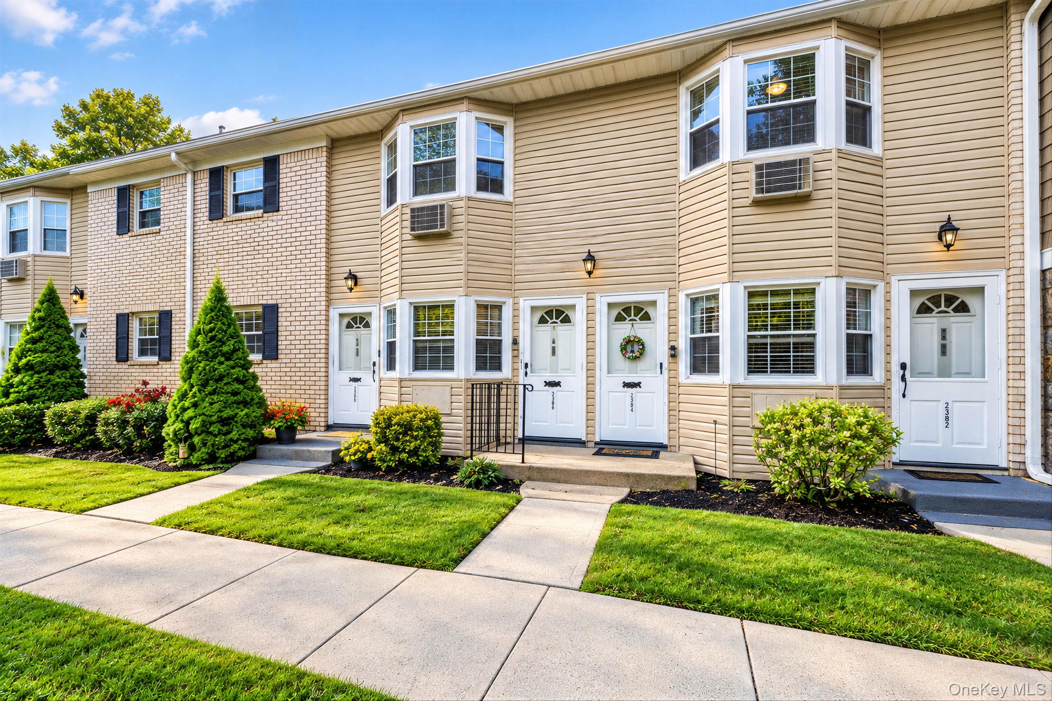 3221 Wilshire Lane #21E, Oakdale