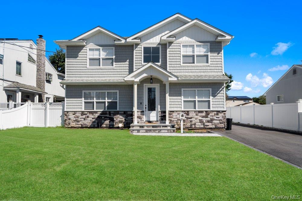 183 Park Lane, Massapequa