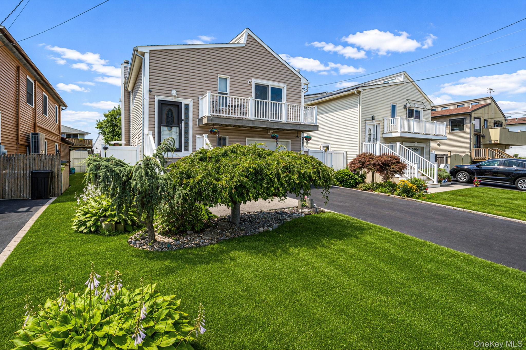 32 Yacht Club Road