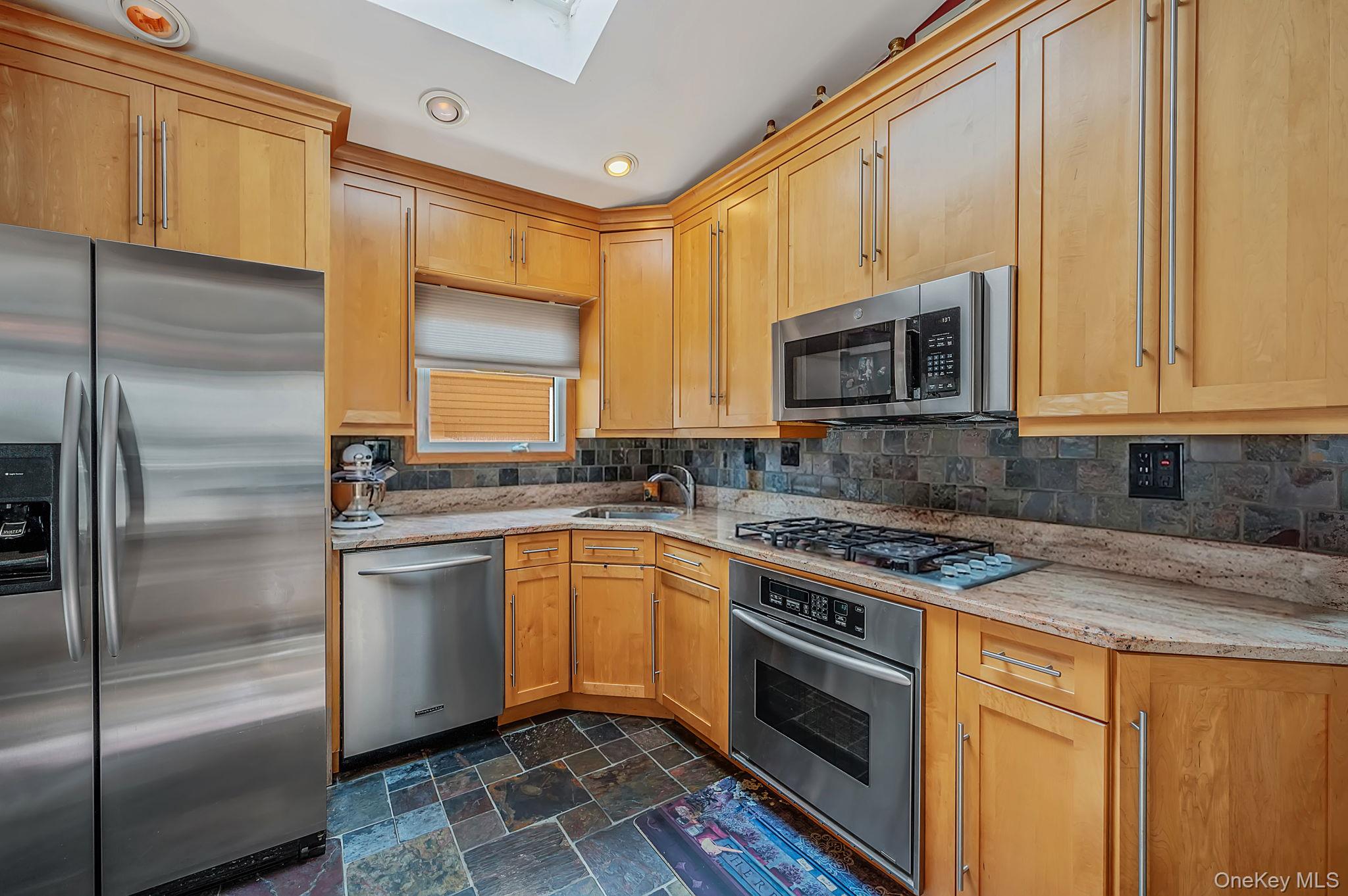 32 Yacht Club Road — photo 13