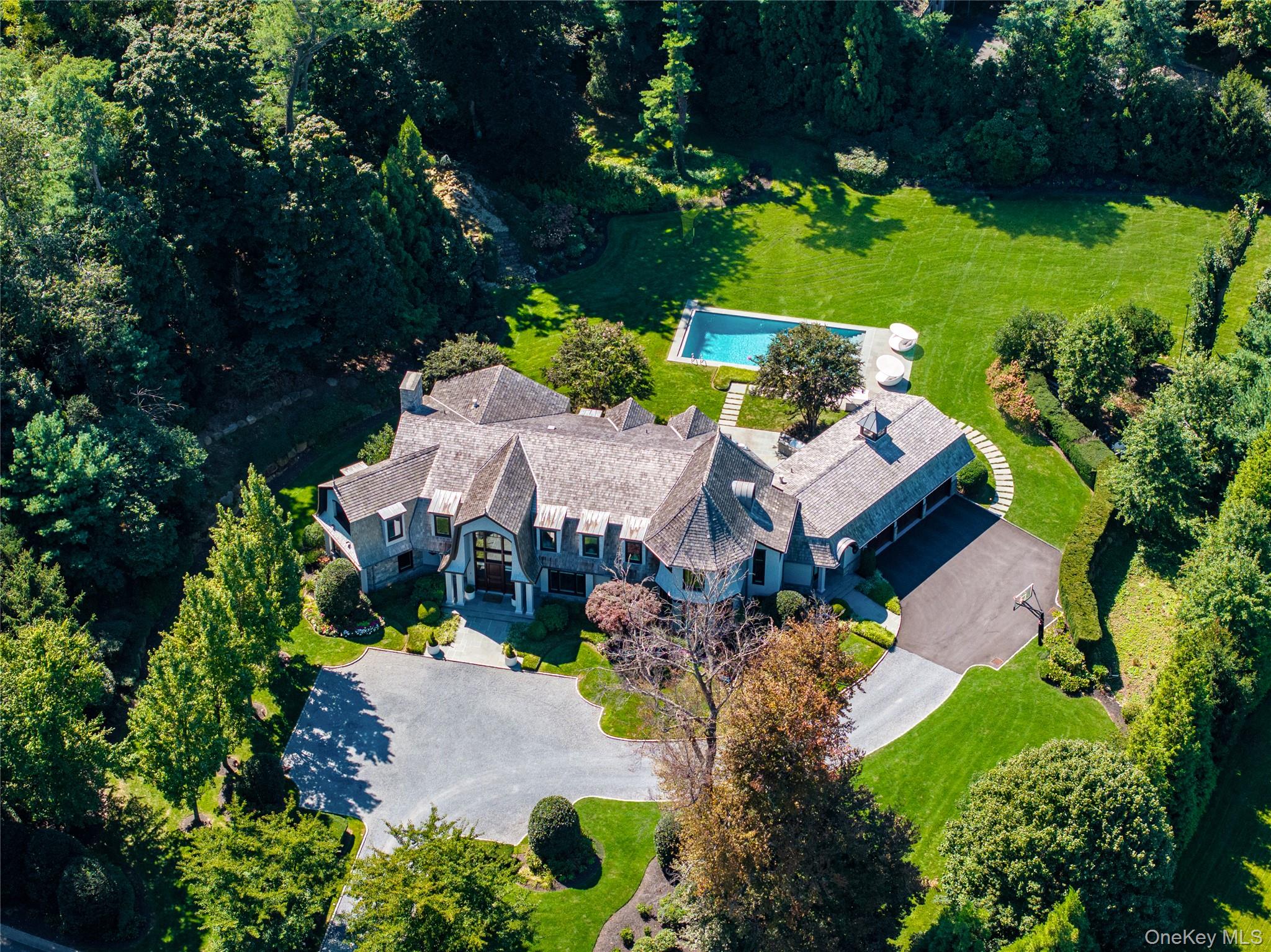 2 Hidden Pond Drive — photo 2