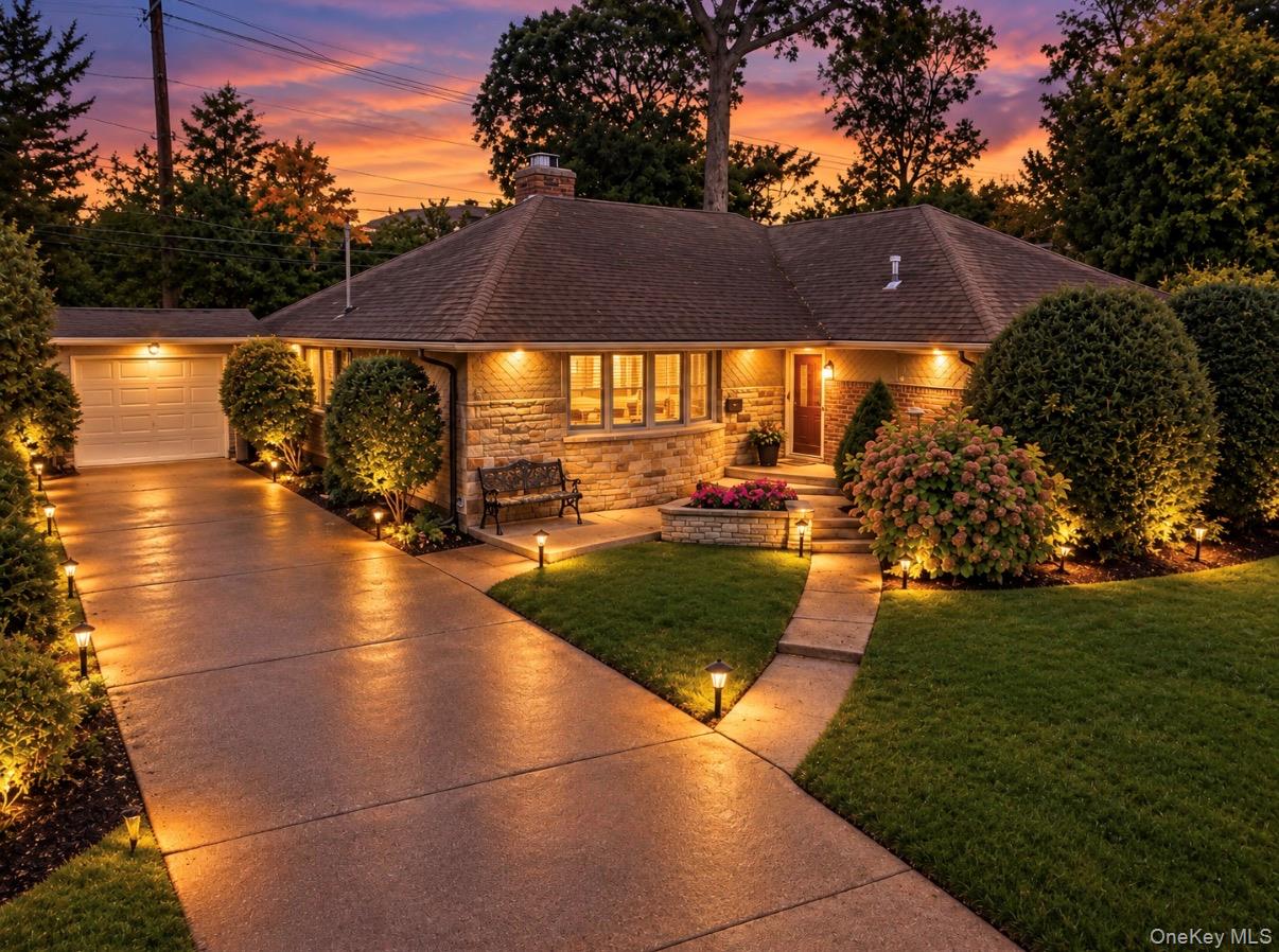 1109 Sunapee Road, West Hempstead