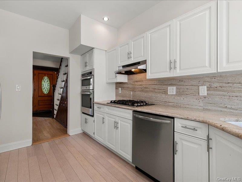 39 12th Avenue — photo 22