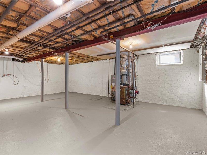 39 12th Avenue — photo 33