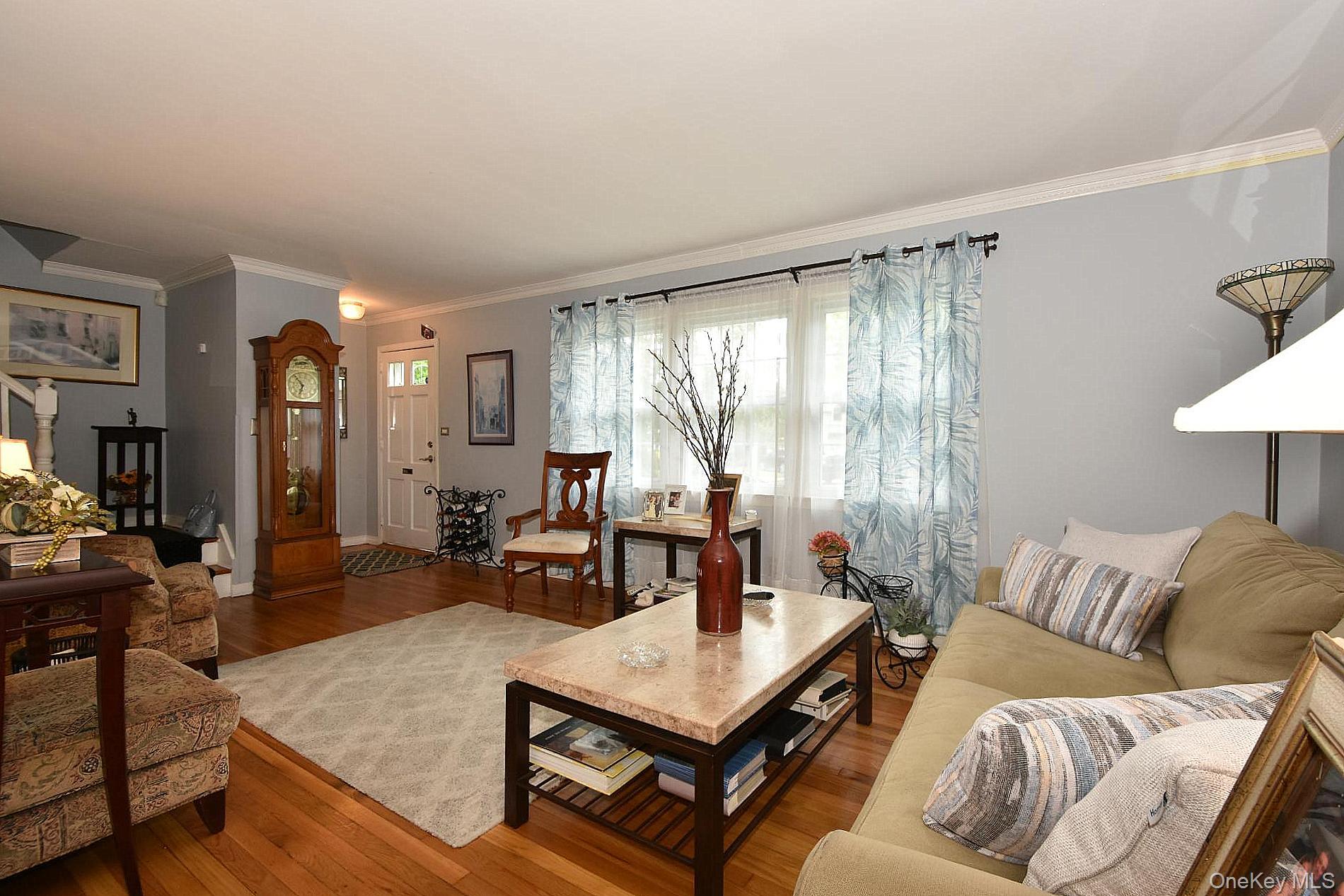 10 Alton Court — photo 4