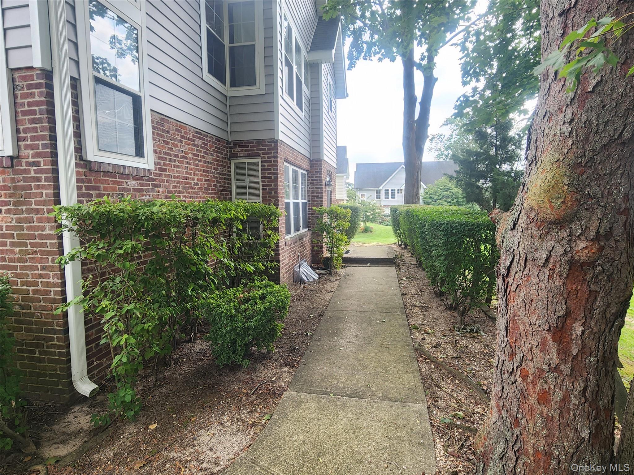 4 Sprucewood Boulevard — photo 35