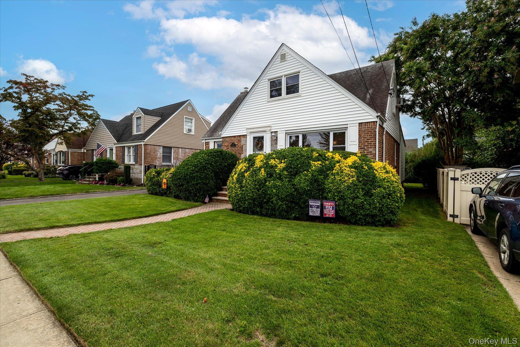 87 Woods Avenue — photo 2