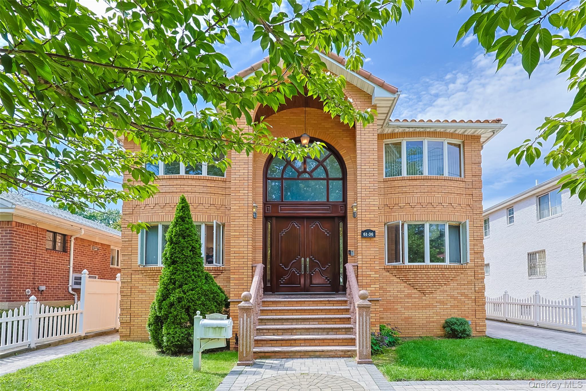 61-36 Cloverdale Blvd, Oakland Gardens
