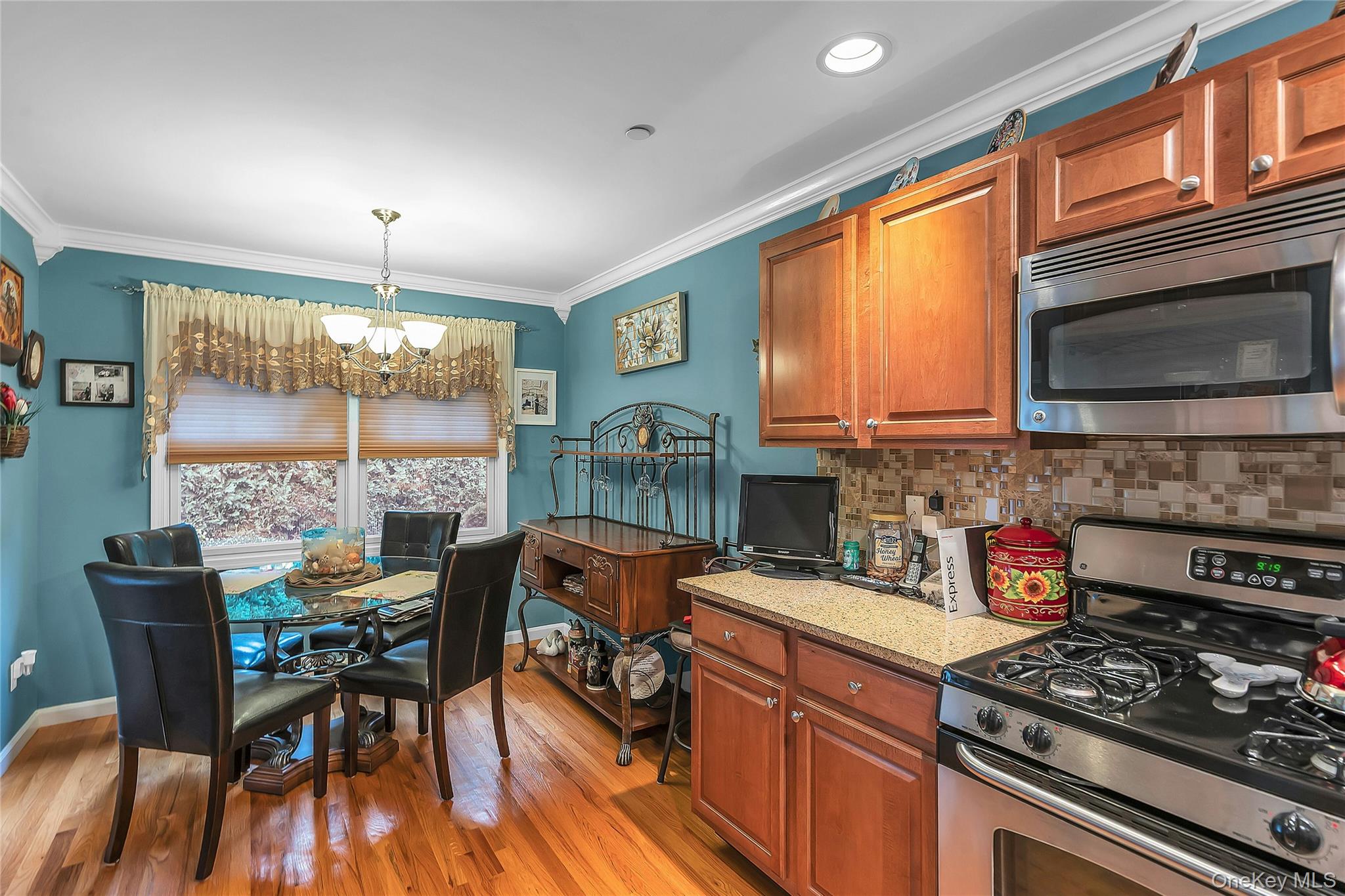 176 Merrick Road #10 — photo 17