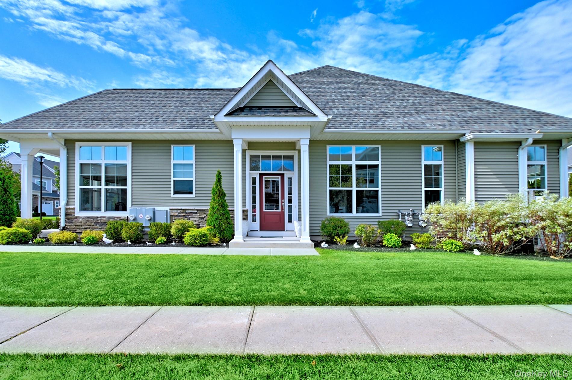 182 Belmont Circle, Yaphank