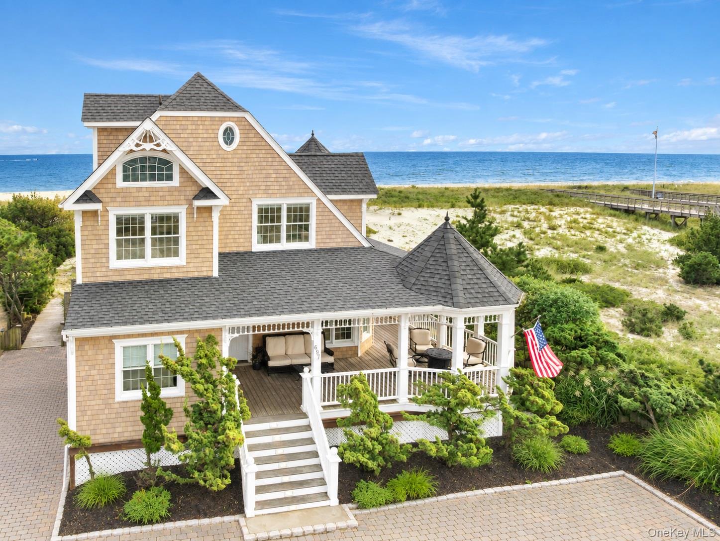697 Dune Road — photo 3