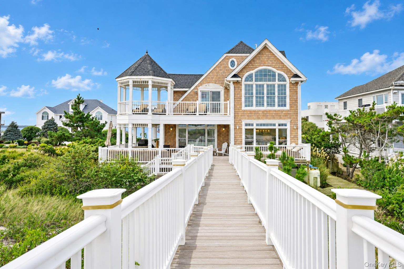 697 Dune Road — photo 9