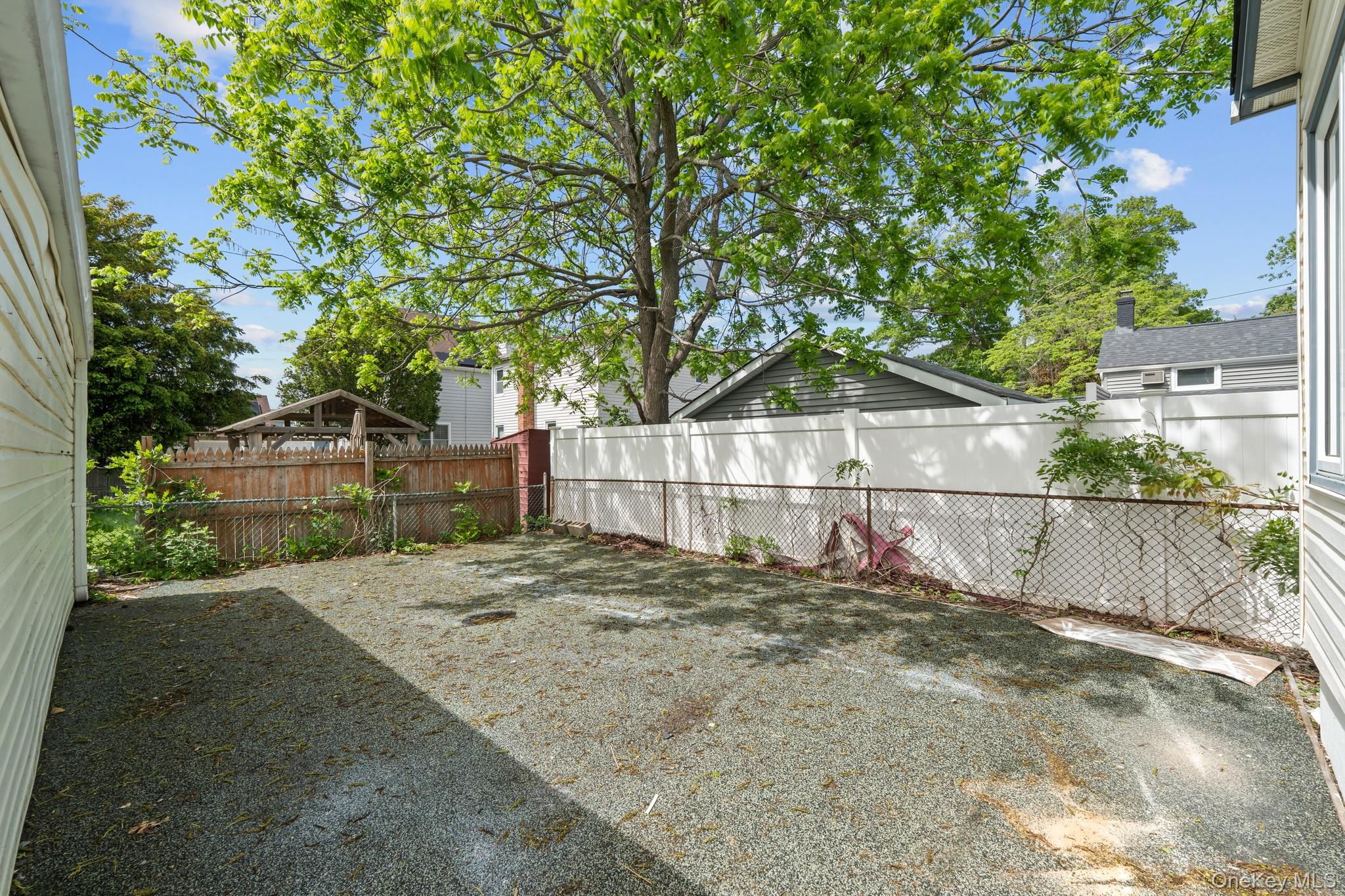 1 Lewis Place — photo 12