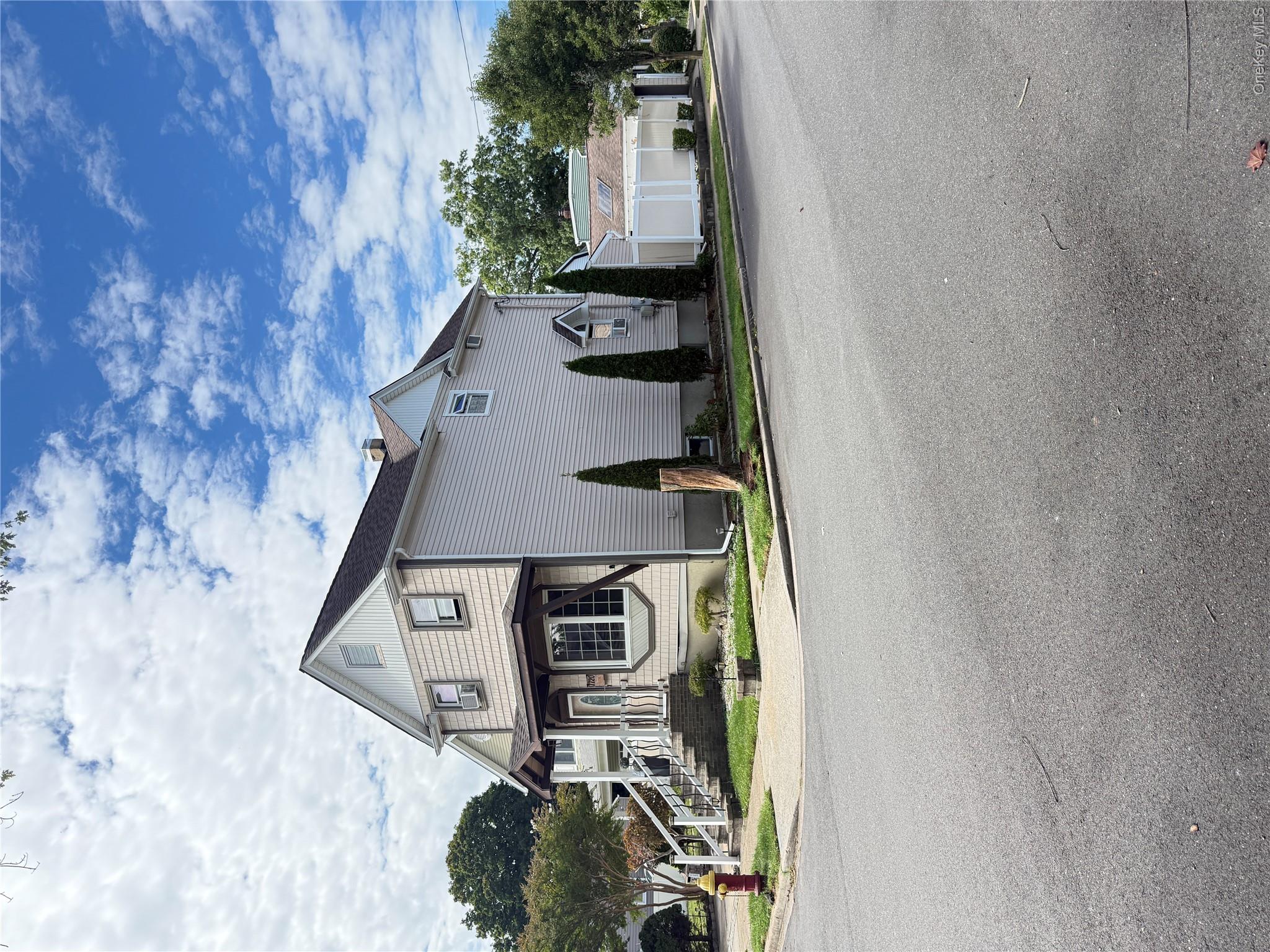 1720 Montague Avenue — photo 3