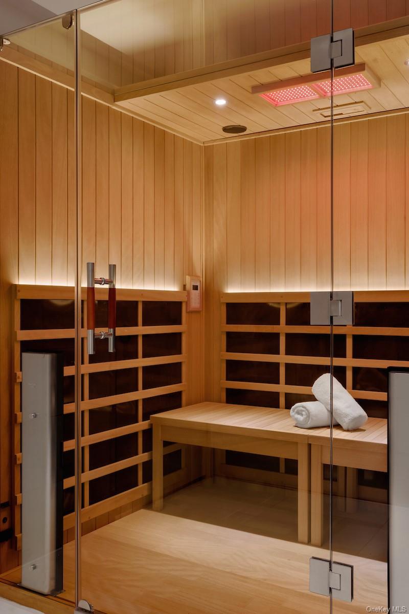 100 Boardwalk #1006A — photo 17